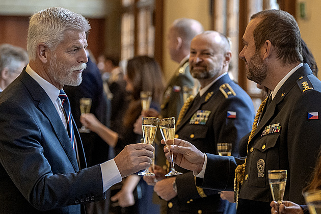 Prezident Pavel přednese projev ke státnímu svátku před předáním vyznamenání