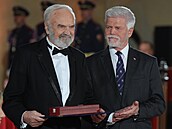 Státní vyznamenání 2025: Řád bílého lva obdrželi Svěrák, Navrátilová i Drábová