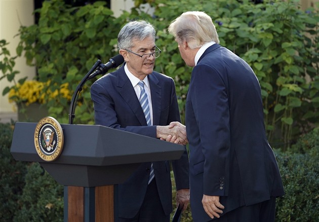 Fed podle očekávání opět snížil úrokovou sazbu. A chystá nákupy dluhopisů