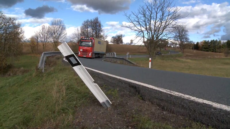 Deset nejrizikovějších míst na Vysočině: Experti vytipovali úseky, kde auta nejčastěji bourají