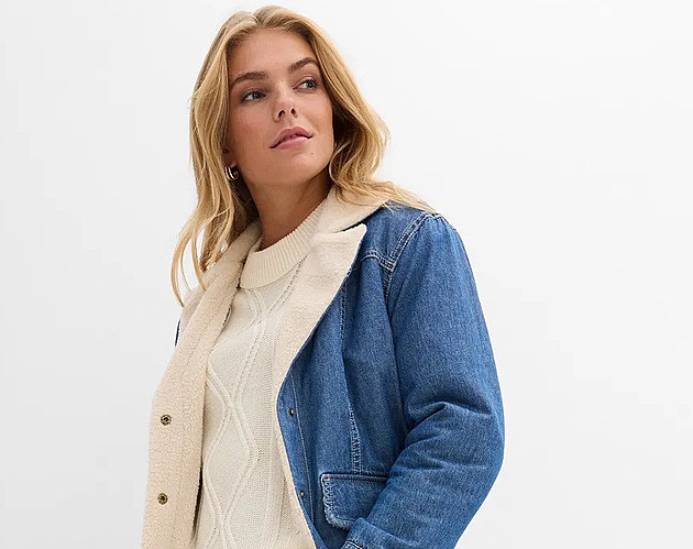 V teple a šik. S plyšovým kabátkem vás letos mrazy nepřekvapí