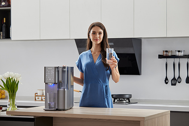 Stylové vodní automaty Philips mění pitný režim v zážitek