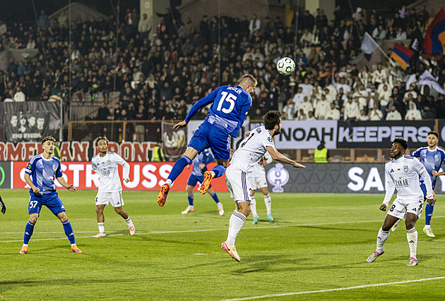 ONLINE: Noah - Olomouc 1:2, domácí srovnávají, záhy se ale trefuje Sylla