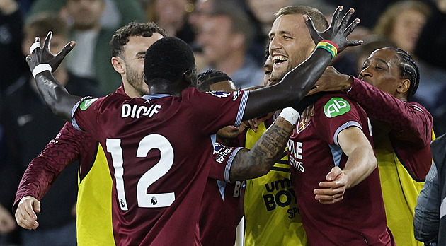 ONLINE: Souček vyrovnal Bergerův rekord, Arsenal ztrácí náskok. Krejčí proti Chelsea