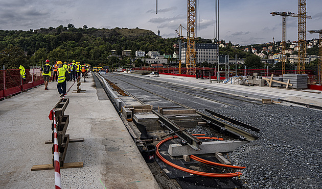 Dvorecký most změní trasy osmi tramvají, přibude nová autobusová linka