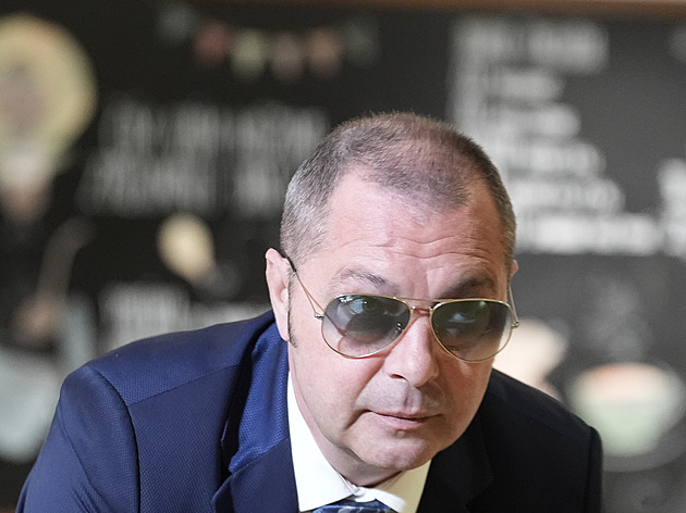 Dostal jsem přes milion. Svědek v kauze Dozimetr popsal, jak se porcovaly úplatky