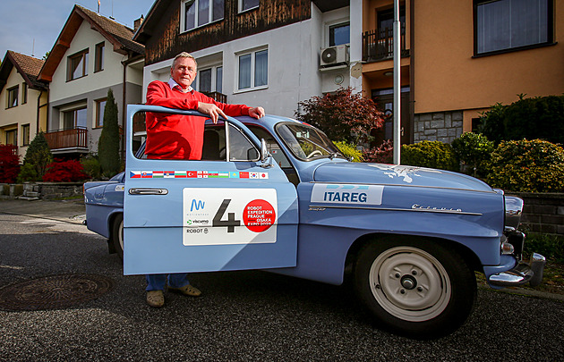 Šedesát let starou oktávií dojeli až na Expo. Čoudící veterány Japonce zaskočily