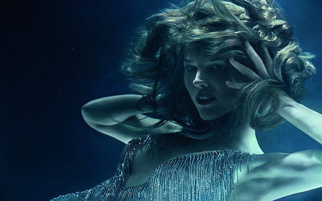 Ženy, živly, příroda. Kalendář Pirelli se uvedl v Praze. S Evou Herzigovou