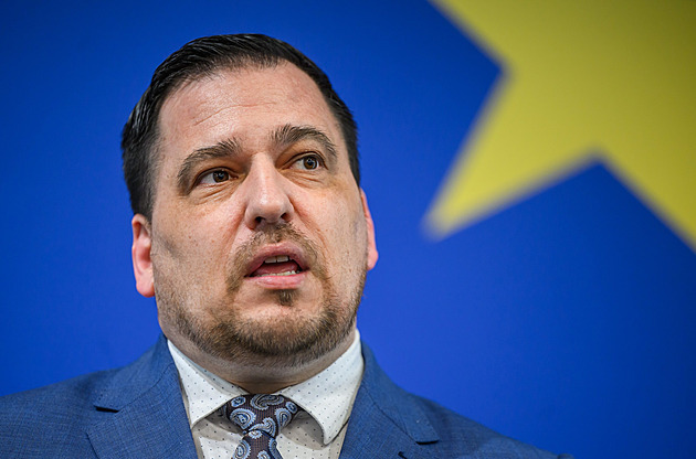 Turek a Rajchl dělají ostudu, tvrdí Zdechovský. V Bruselu obavy nemají, řekl Knotek