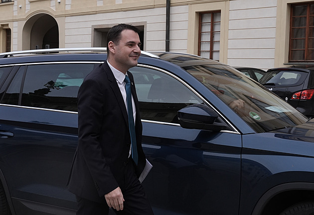 Určitě jsme se bavili o panu Turkovi, řekl Macinka po jednání s Pavlem