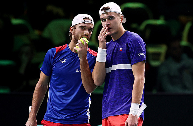 Davis Cup ONLINE: Češi v deblu prohrávají, také druhý set rozhoduje tiebreak