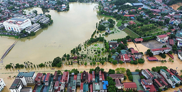 Záplavy ve Vietnamu si vyžádaly 55 obětí, další lidé se pohřešují