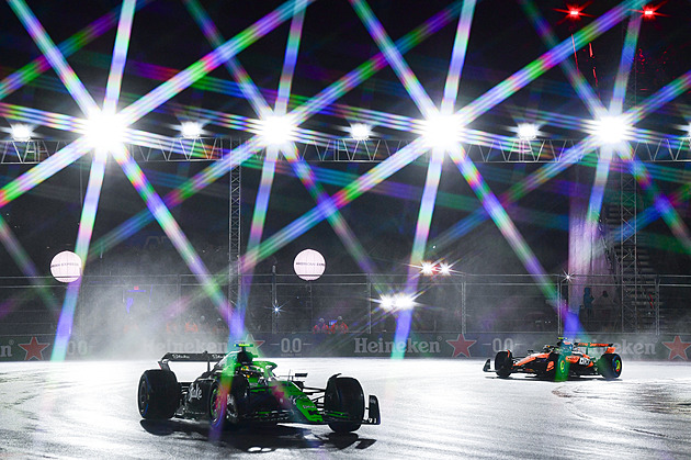 F1 ONLINE: Verstappen suverénně ovládl závod F1 v Las Vegas, druhý Norris nestačil