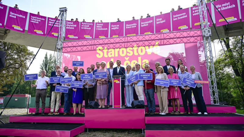 Zákaz mobilů ve škole? STAN se nedokáže shodnout. Rakušan je proti, ukážu mu data, říká nováček