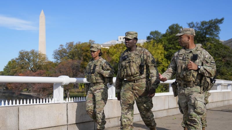 Střelba u Bílého domu: Útočníci zasáhli dva členy Národní gardy, jsou v kritickém stavu