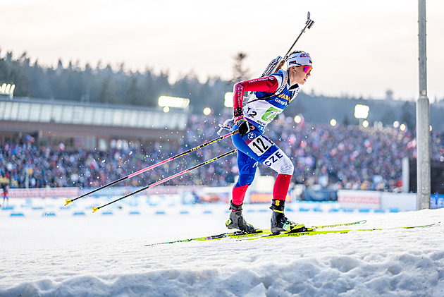 Biatlon ONLINE: První závod nové sezony. Jislová pokračuje ve štafetě bezchybně