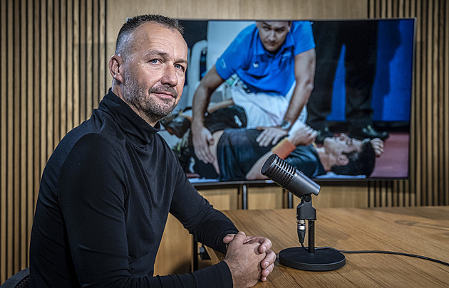 Na kurtu mám minutu na záchranu hráče, říká fyzioterapeut Novotný