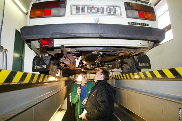 Úleva pro majitele aut starších 10 let. Státy EU odmítly technické kontroly každý rok