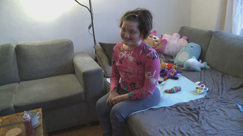 Nemocná Michalka dělá velké pokroky. Nyní však potřebuje pomoc s drahou rehabilitací