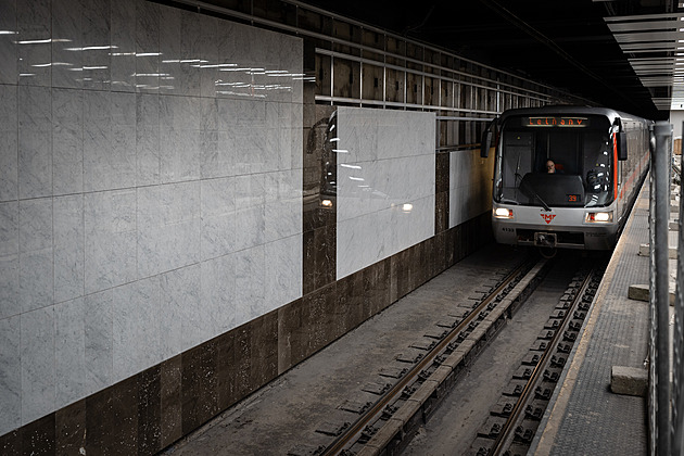 Oprava stanice metra Pankrác končí dřív, cestujícím se otevře před Vánocemi
