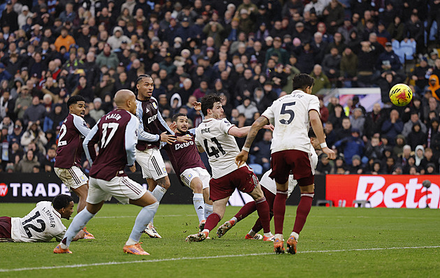 ONLINE: Do akce vyráží Chelsea a City, Aston Villa v závěru srazila Arsenal