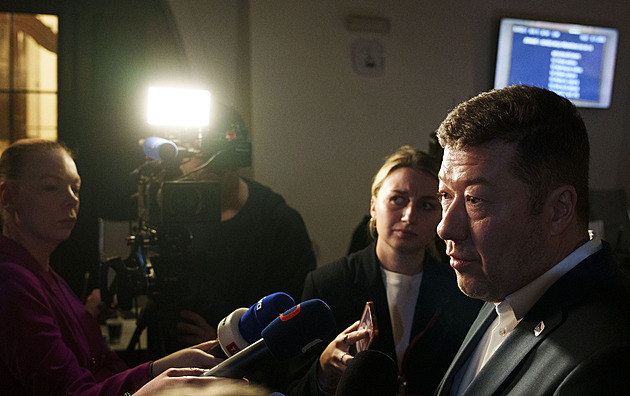 Budoucí koalice se shodla na snížení počtu sněmovních podvýborů, oznámil Okamura