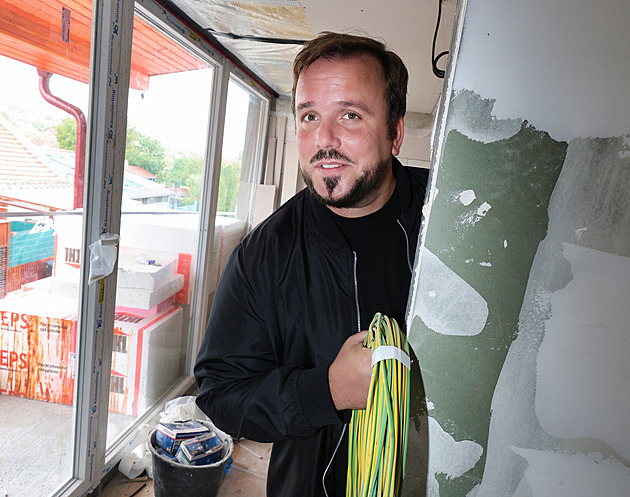 Moravský Gott staví v Křižanovicích dům z dvougaráže. Má s ním zajímavé plány