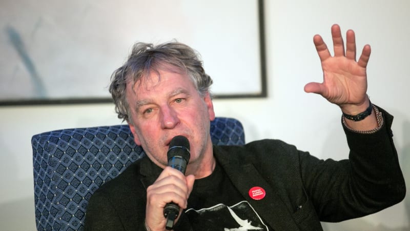 Absurdně levný benzín? Nad výroky europoslance za TOP 09 kroutí hlavou i zástupci ODS