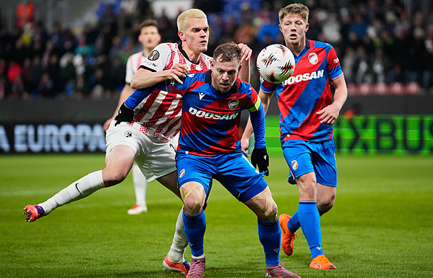 ONLINE: Panathinaikos - Plzeň 0:0, Memič pálí zpoza vápna jen těsně vedle brány