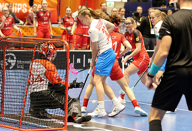 Česko - Švýcarsko 0:2. Zlato se vzdaluje, florbalistky v závěru podruhé inkasují
