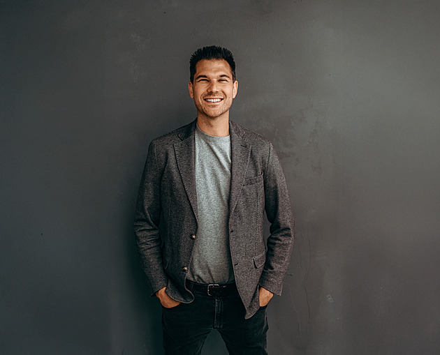 Únava není normální. Přibírání i padání vlasů má svoji příčinu, varuje lékař