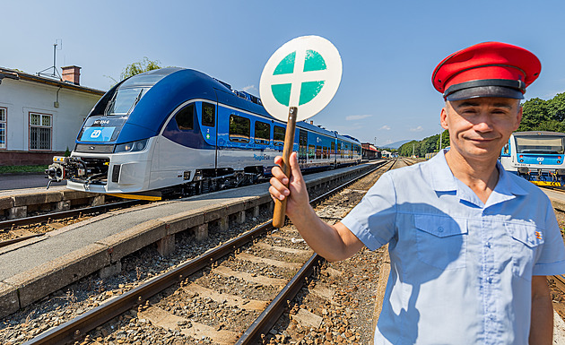 Cestování v Hradeckém kraji zdražilo, nejen seniorům skončí vyšší slevy