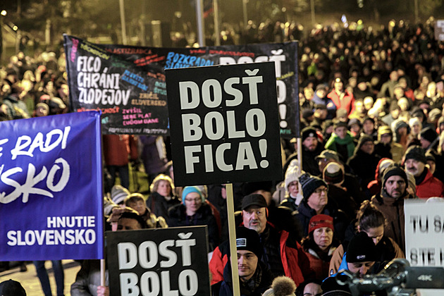 Slováci opět demonstrovali proti Ficovi, do ulic v deseti městech vyšly tisíce lidí
