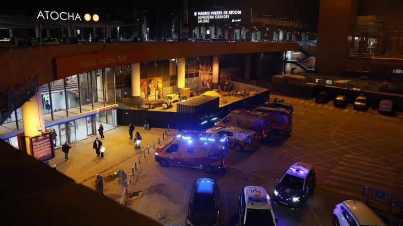 Srážka vlaků ve Španělsku: Nejméně 21 lidí zemřelo, desítky osob utrpěly zranění