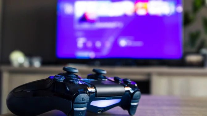 Vydání PlayStation 6 zrušeno kvůli extrémním cenám pamětí? Nová konzole možná bude až v roce 2028 či 2029