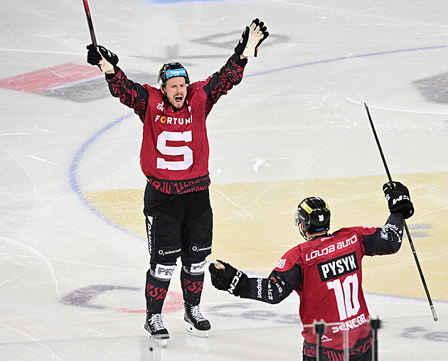 Chlapík: Se Sedlákem jsme si podobní. Rivalita s Pardubicemi? Sportovní i osobní