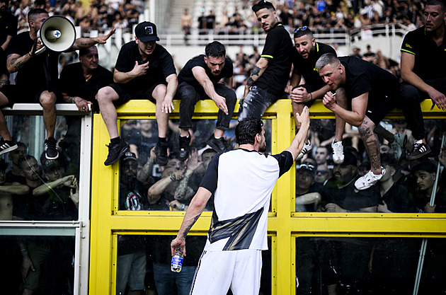 Chaos v Itálii. Ultras Juventusu vyhrožovali vniknutím na hřiště kvůli zranění fanouška