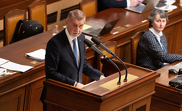 Střet zájmů je vymyšlená věc proti mně, řekl při interpelacích Babiš