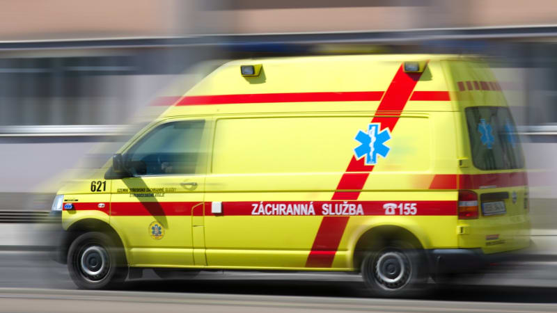 Smrtelná nehoda cyklisty na Pelhřimovsku. Smetlo ho osobní auto