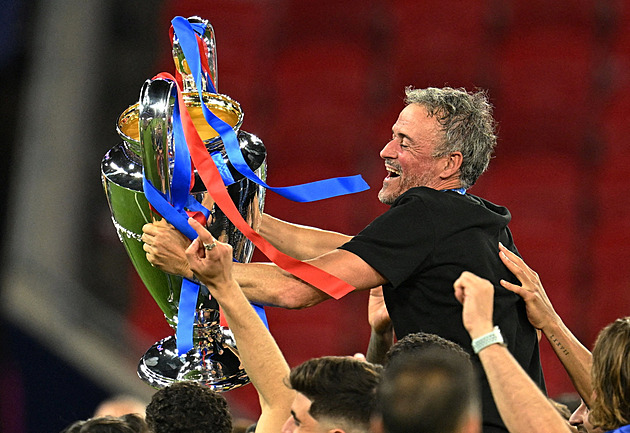 Kouzelník Enrique. A za rok další trofej z Ligy mistrů, trenére? Proč by ne, smál se