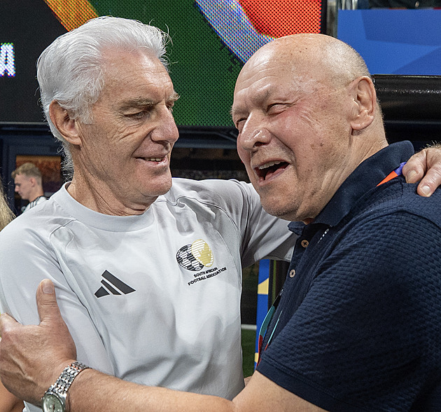 Kouč Jihoafričanů kritizoval Čechy: Samé nákopy, nechtějí hrát fotbal. Bylo to složité