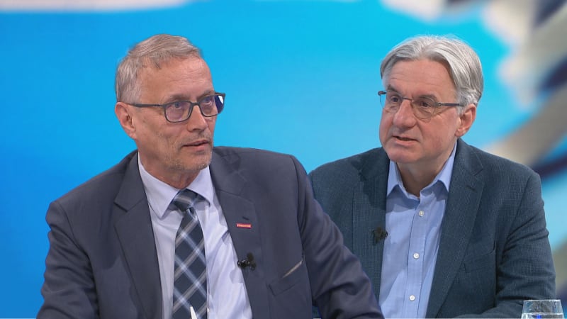 Hádka o Čínu: Jste její exponent, váš pohled je zbabělý, útočil Dvořák. Zahradil to odmítl