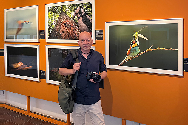 Pro dobrý snímek se musíte obětovat, říká oceněný fotograf, který splynul s přírodou