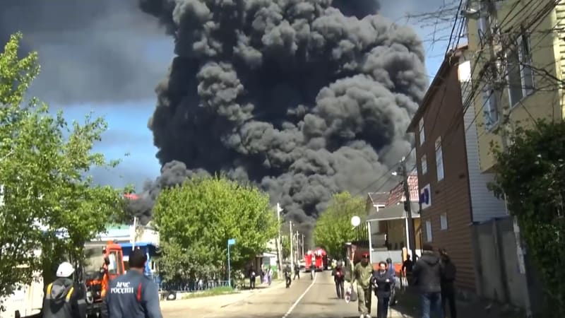 Další rafinérii v Rusku pohltily plameny. Ukrajinci podle úřadů zasáhli ale i civilní objekty