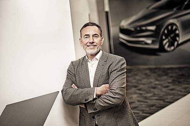 Jediný Čech ve vedení Škody jde pomáhat s prodejem značek Volkswagenu