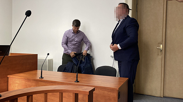 Děti mi říkaly mámo, hájil se recidivista. Manželce přerazil nos, zlámal žebra