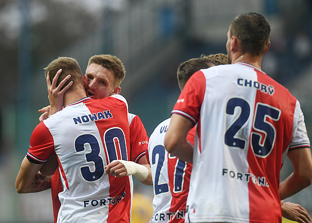 Teplice - Slavia 0:2, vítězný gól má záložník Nowak, zápas přerušil výpadek světel