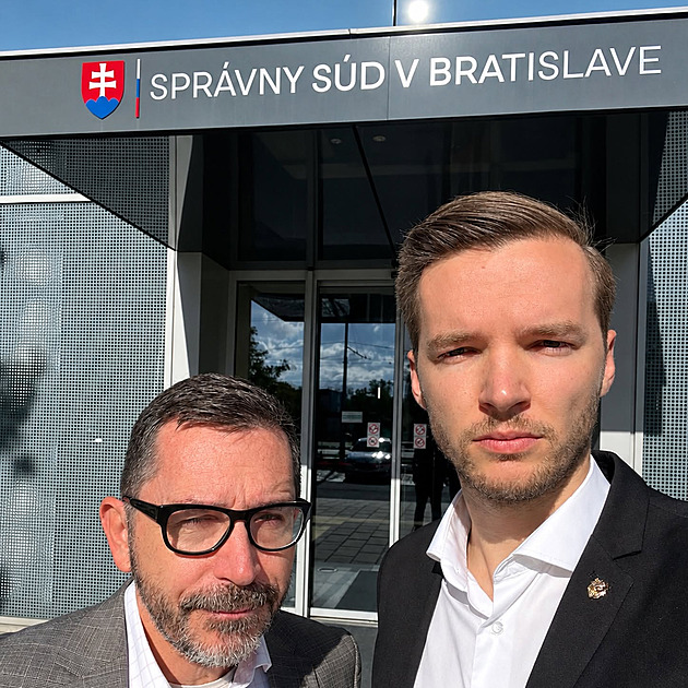 Slovenské úřady odmítly zapsat sňatek dvou svých diplomatů v cizině. Rozhodne soud