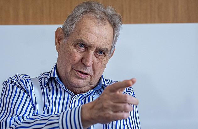 Zeman hájí projev na akci, kde vystoupil i Putinův ideolog. Nebudu kádrovat, vzkázal
