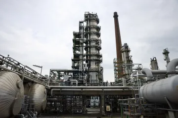 USA hrozí Německu a Francii, ať uvolní naftu z nouzových rezerv, píše Reuters